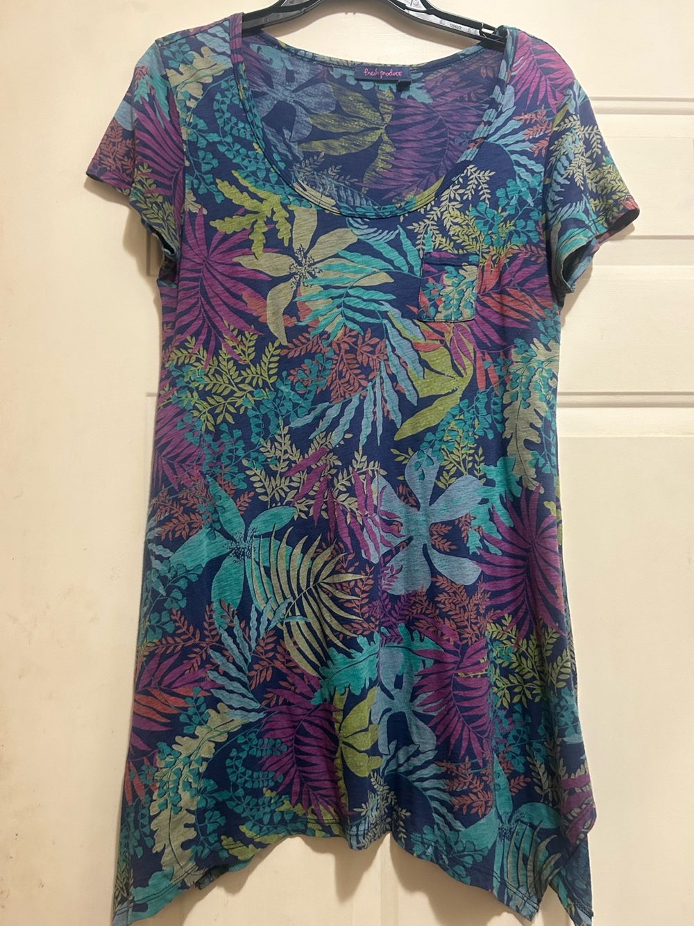 fresh produce 🌺 Tropical Leaf Scoop Neck Tee
